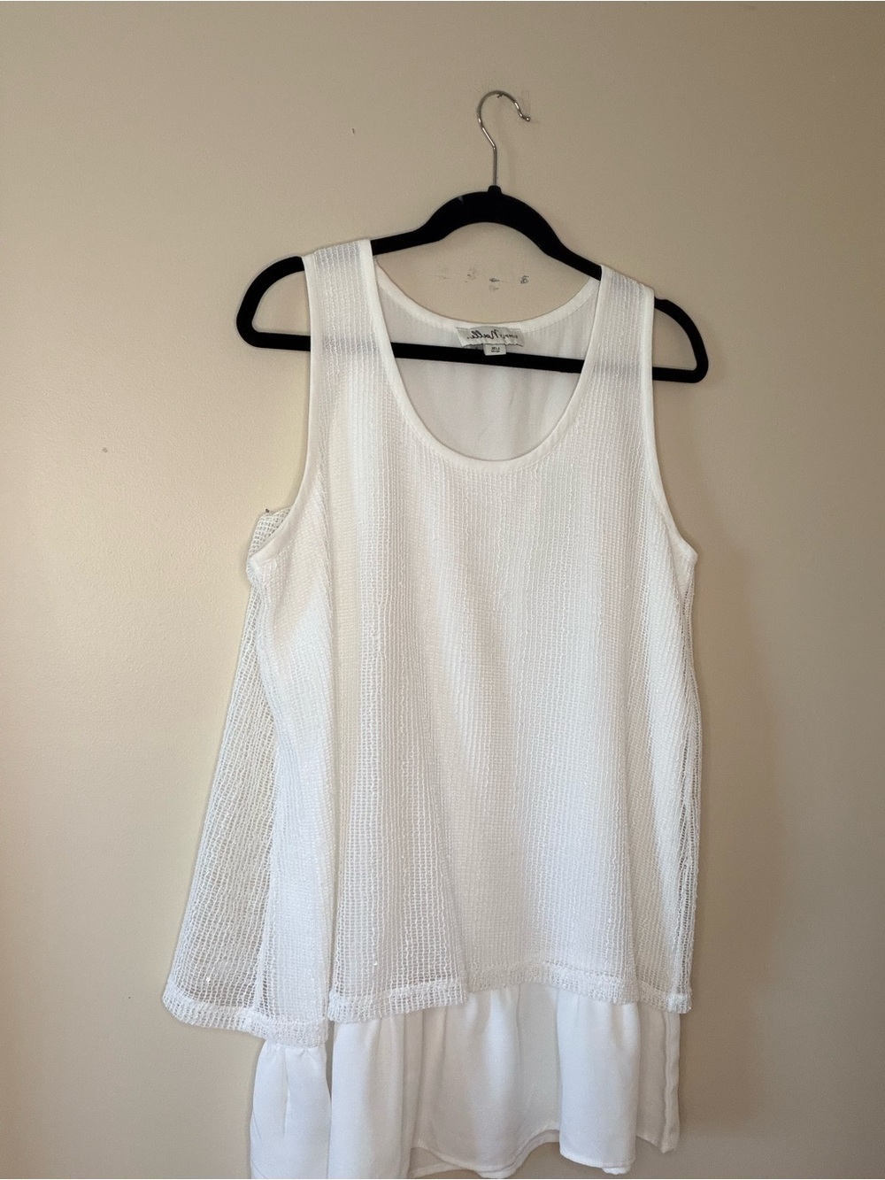 Simply Styled White Layered Scoop Neck Tank